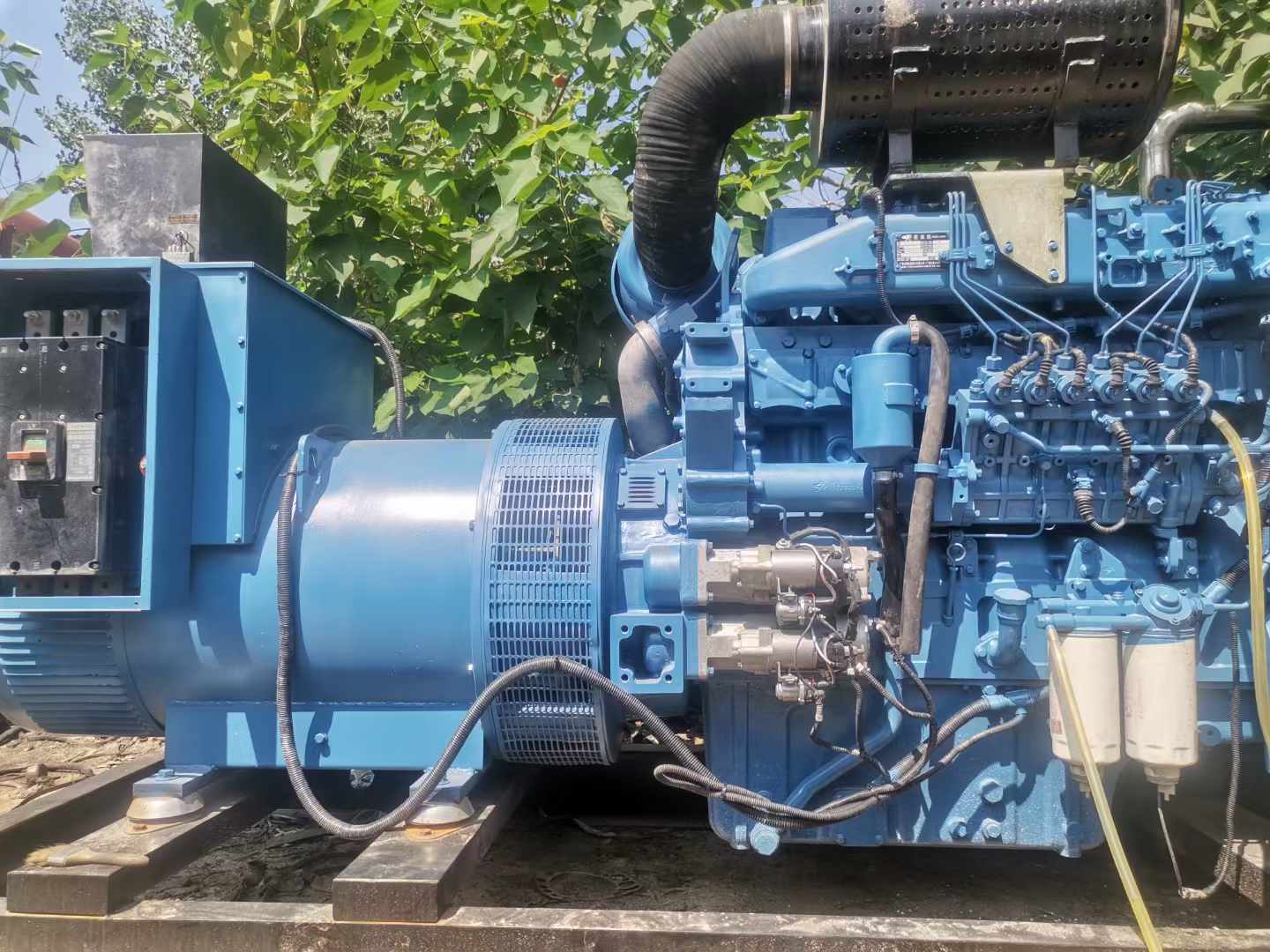 贺兰详细说明降低 800kW 柴油发电机输出电流波动的方法