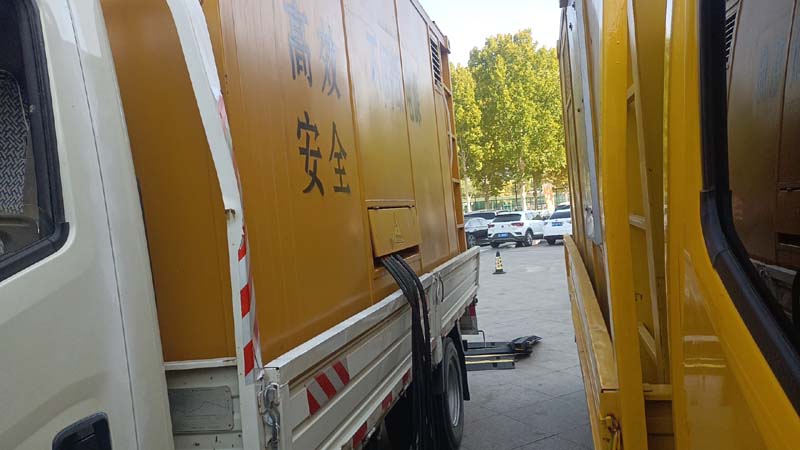 贺兰如何判断柴油发电机组和UPS电源的切换时间是否符合要求？