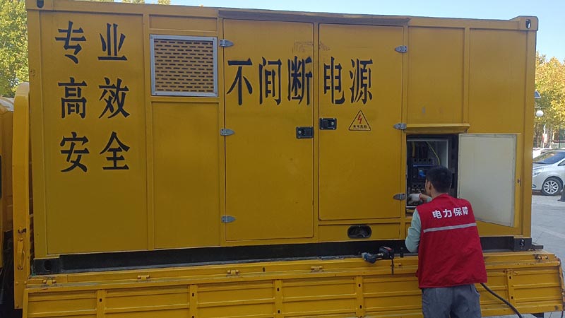 贺兰柴油发电机组和UPS电源配合使用时，如何避免切换过程中的电力中断？